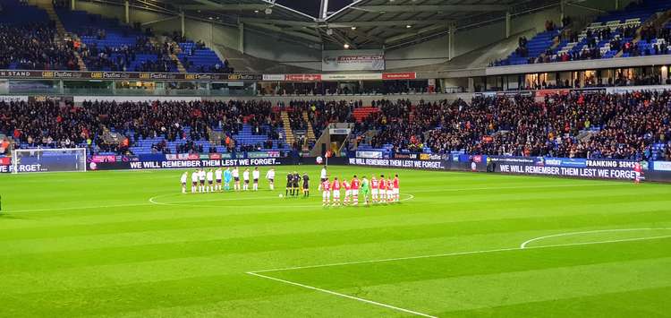 Both teams remember the fallen.