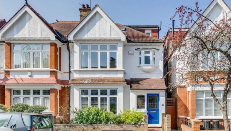 Situated on a highly sought Parkside road in East Sheen, SW14, this light, bright and airy home features a superb kitchen extension, full loft conversion and is located on the favoured west side of the road.