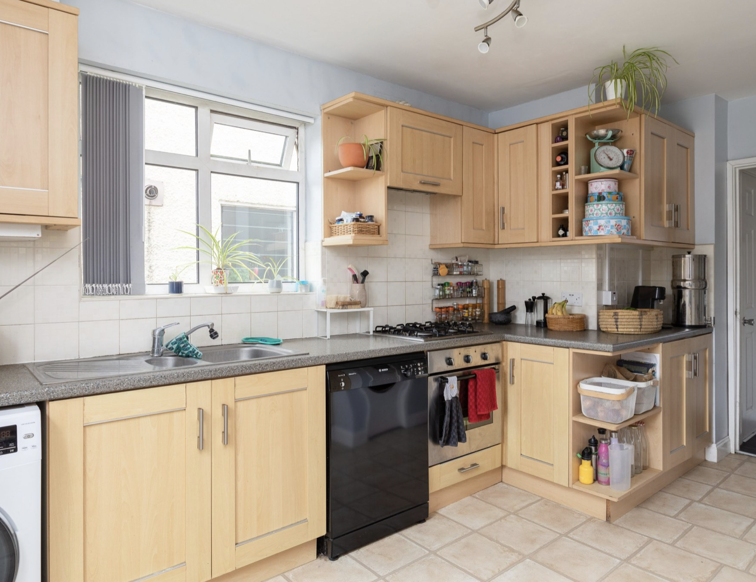 This semi-detached home has been extended to front and rear giving a very spacious ground floor with two generous reception rooms, large kitchen, and bathroom. To the first floor there are three bedrooms