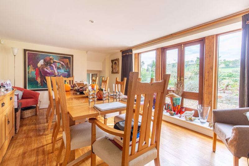 The light and bright dining area