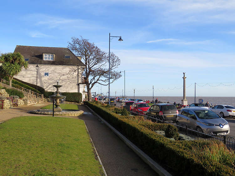 Felixstowe: Town Hall Fountain and War Memorial - Credit: John Sutton - geograph.org.uk/p/5636126