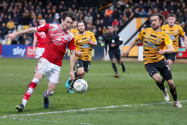 Chris Long threatens the Cambridge United goal this afternoon (Picture Credit: Kevin Warburton).