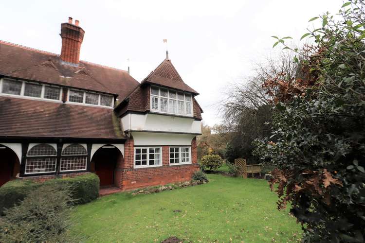 Magnolia Cottage was designed by a Gothic Revivalist architect and built in 1865.