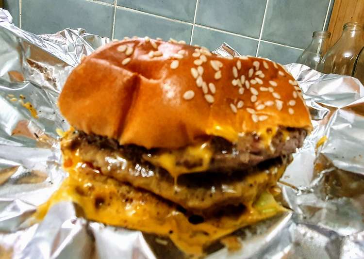 The gourmet 8oz cheeseburger served at Tigerbite.