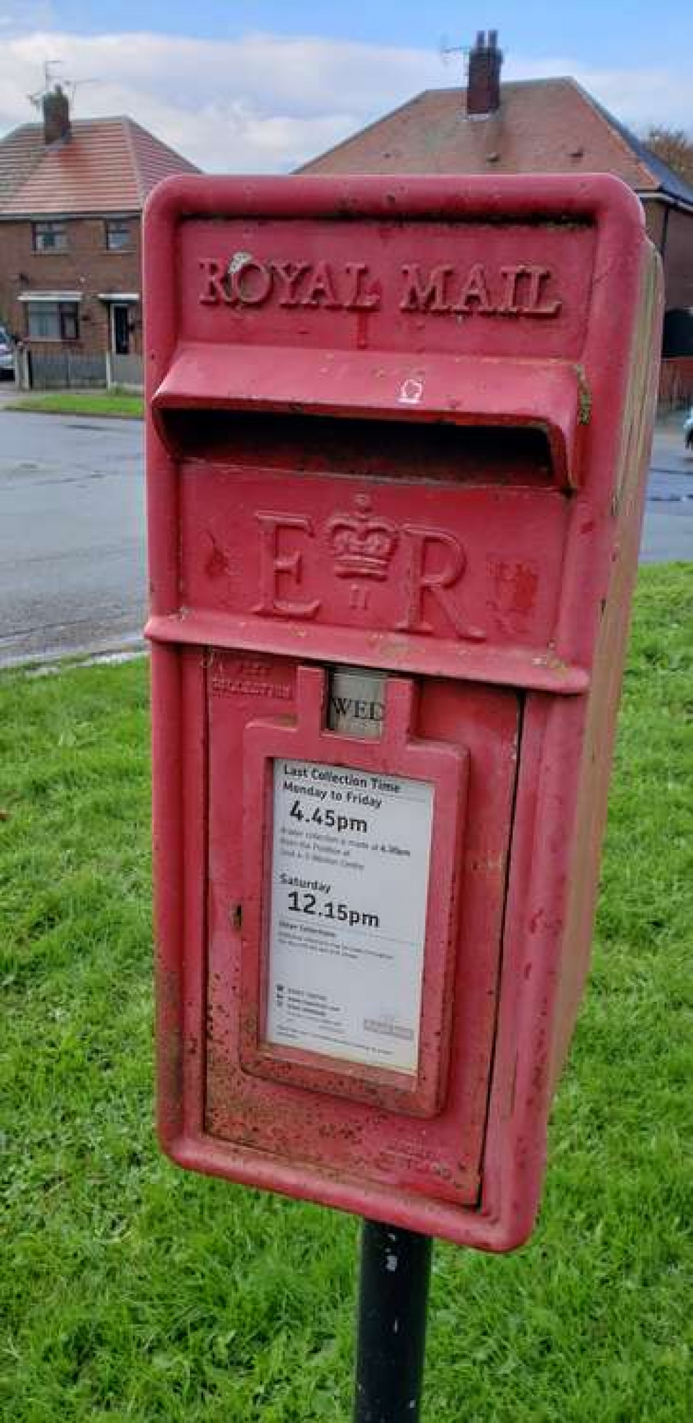 "My own experience, and that of many who have been in contact with me, is that Royal Mail is struggling to deliver even once a week," - Cllr Andrew Kolker