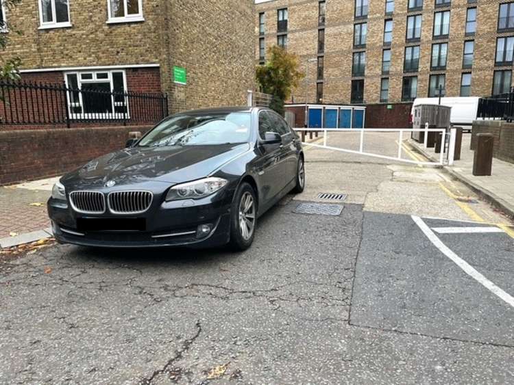 BMW blocks the emergency access for Humphrey Court (credit: BHSRA)