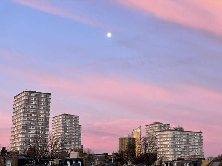 A beautiful pink sky over Battersea yesterday morning (credit: Nub News)