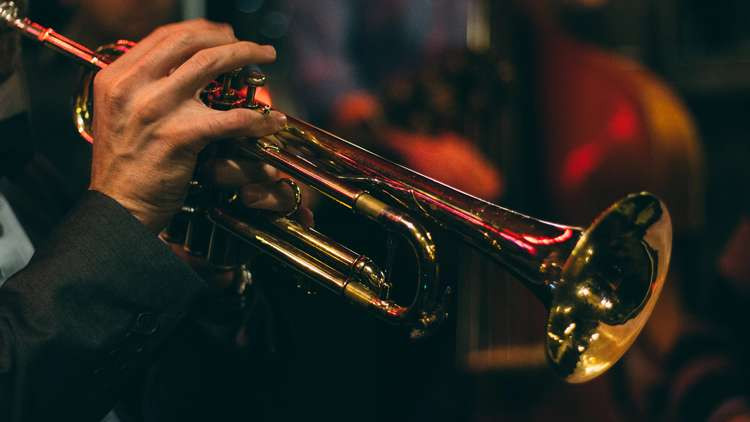 Enjoy an evening of swinging tunes from the Great American Songbook and Django Reinhardt's compositions, with a few classics from the gypsy jazz repertoire (credit: Unsplash)