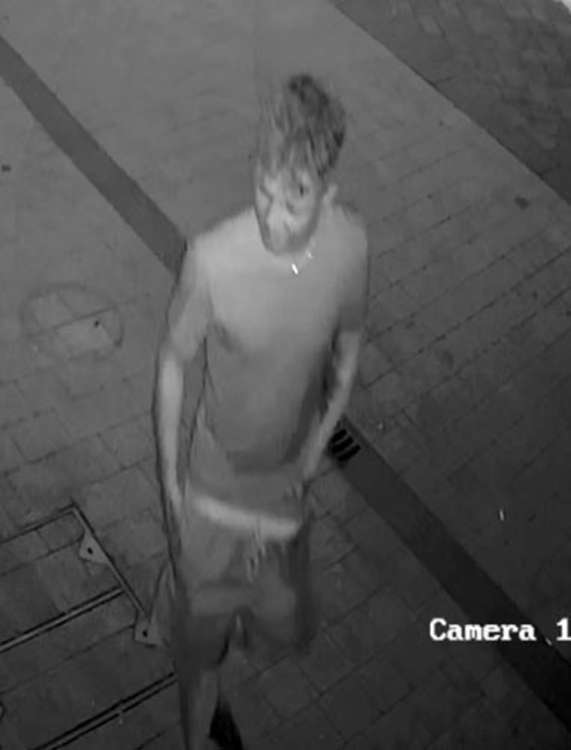 Police would like to speak to this man about the incident. Photo courtesy of Nottinghamshire Police.