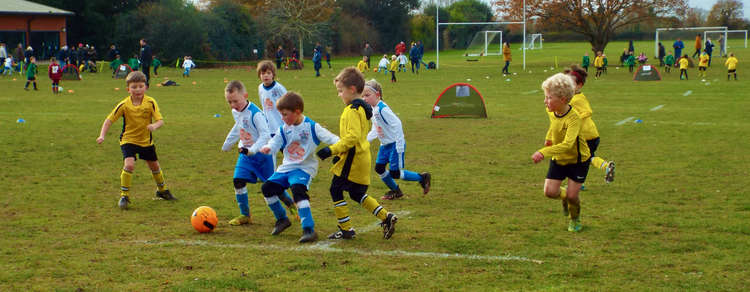 Hadleigh under sevens take on Hadleigh