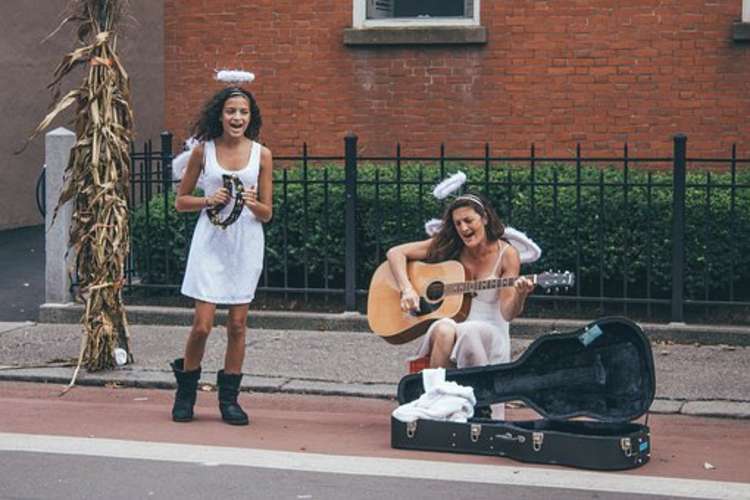 Angelic buskers welcomed in Hadleigh