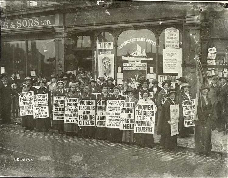 Suffragettes demonstrating in Suffolk