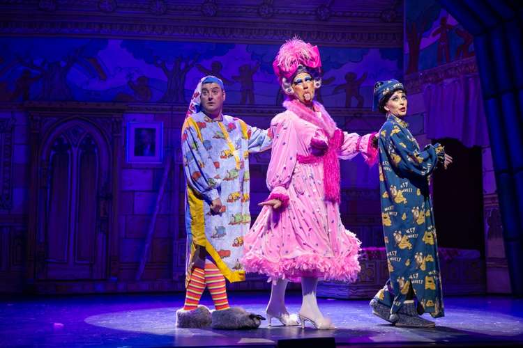 Simon Fielding, Ian Hallard and Sophie Ladds share a nighttime moment. © Carmel Jane Photography