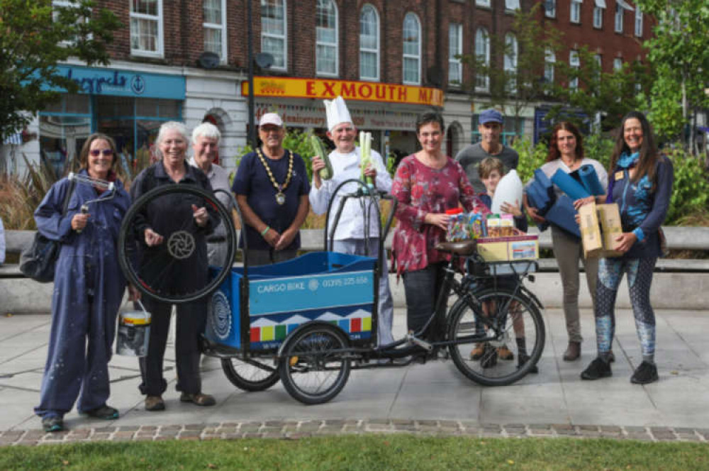 Members of the Exmouth community with the new eCargobike