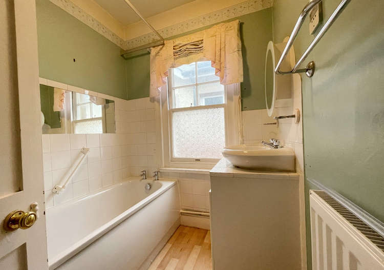 Bathroom (Whitton and Laing)