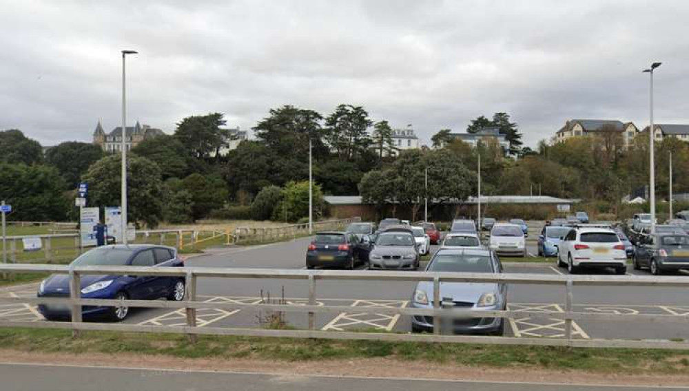 Queen's Drive Car Park (Google Maps)