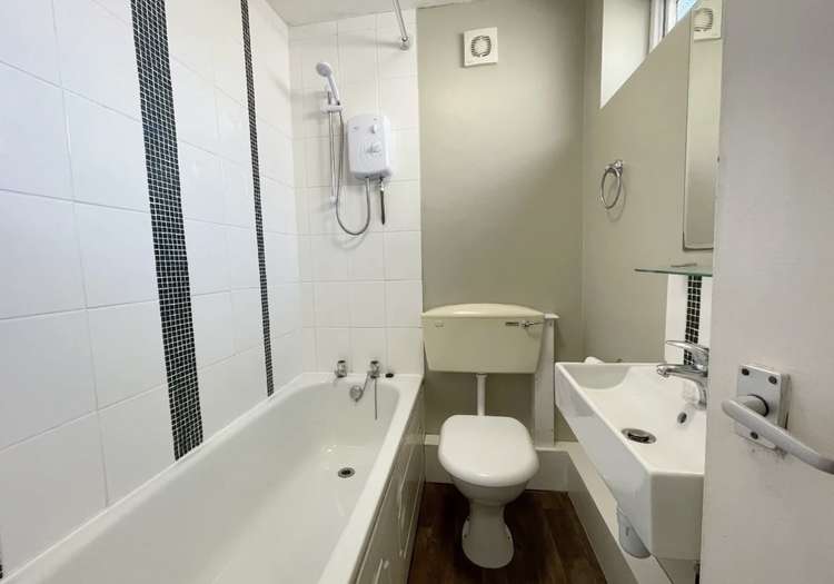 Bathroom (Whitton and Laing) Bathroom (Whitton and Laing)