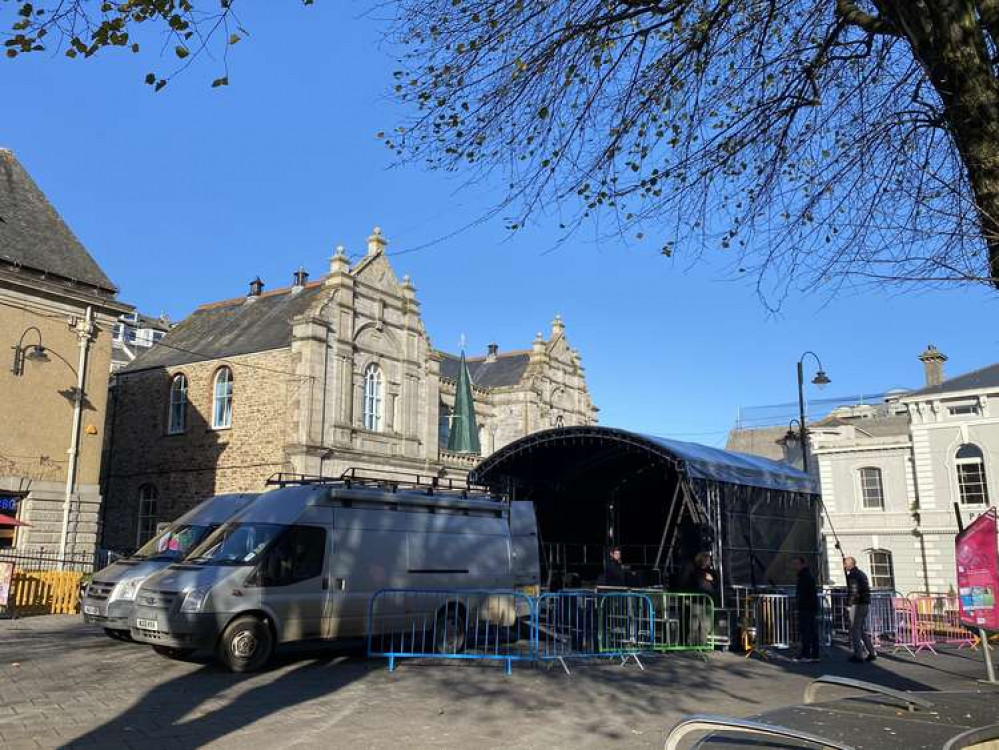 Stage goes up on The Moor.