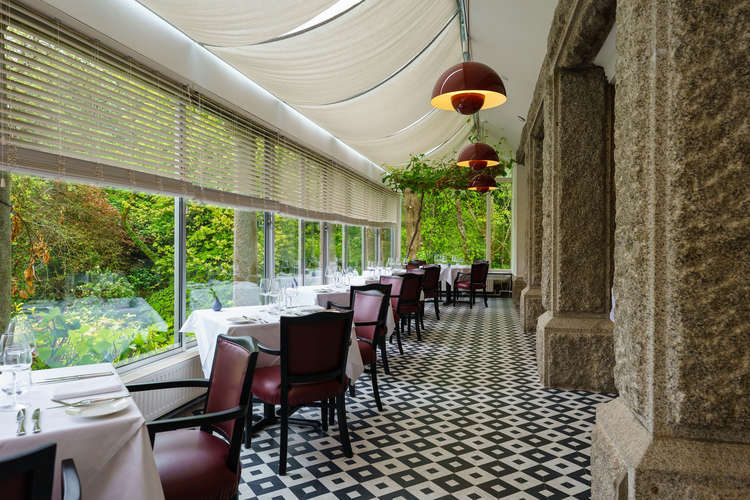 Inside Restaurant Meudon. Credit: Lee Searle.