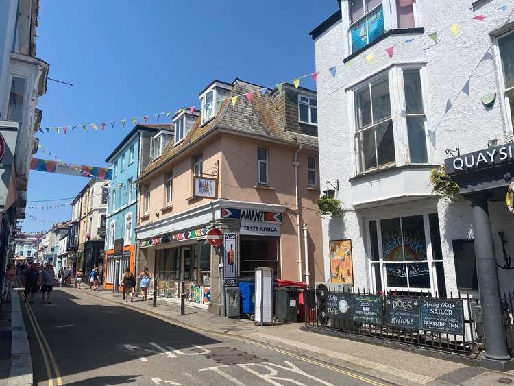 The owners of Amanzi have applied for a stree trading licence to open a pizza trailer near Queen Mary Gardens. A picture of the restaurant.