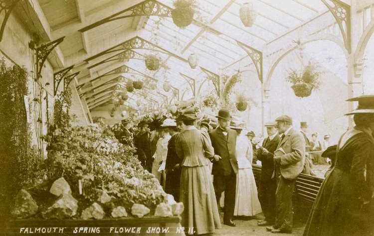 Visitors to the first flower show on the promenade at Gyllyngdune Gardens. The show is still held there today in the Princess Pavilion which was opened in 1911. Photo credit: The Poly.