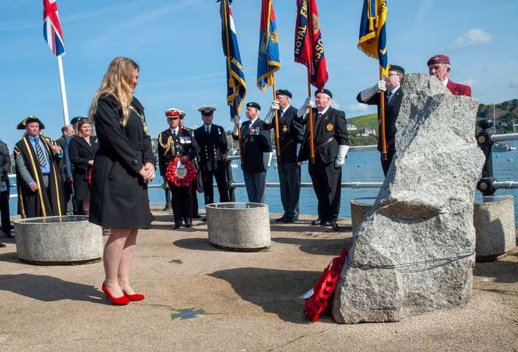 Deputy Mayor Kirstie Edwards laying at wreath at the memorial. Photo credit: Jory Mundy.