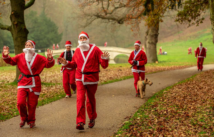 Runners don Santa suits for the fundraiser (Image: Princess Alice Hospice)