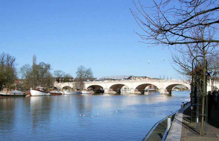 Kingston bridge (Image: Jim Linwood)