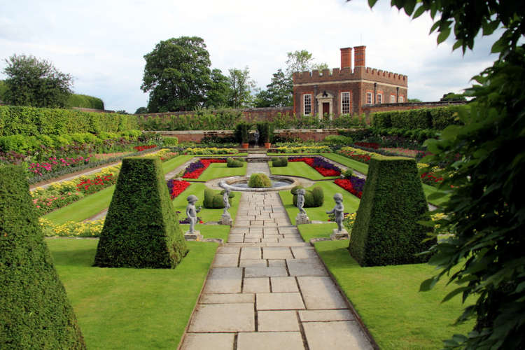 Hampton Court Palace's lavish gardens will appear in tonight's episode