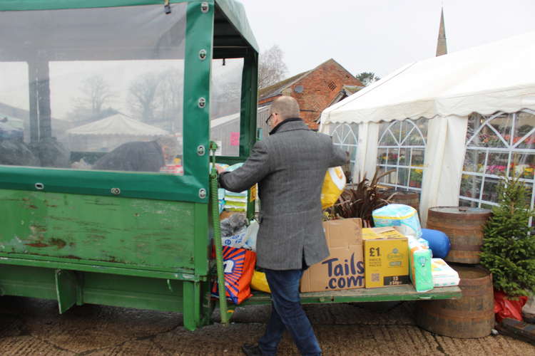 Mark loading aid onto a truck.