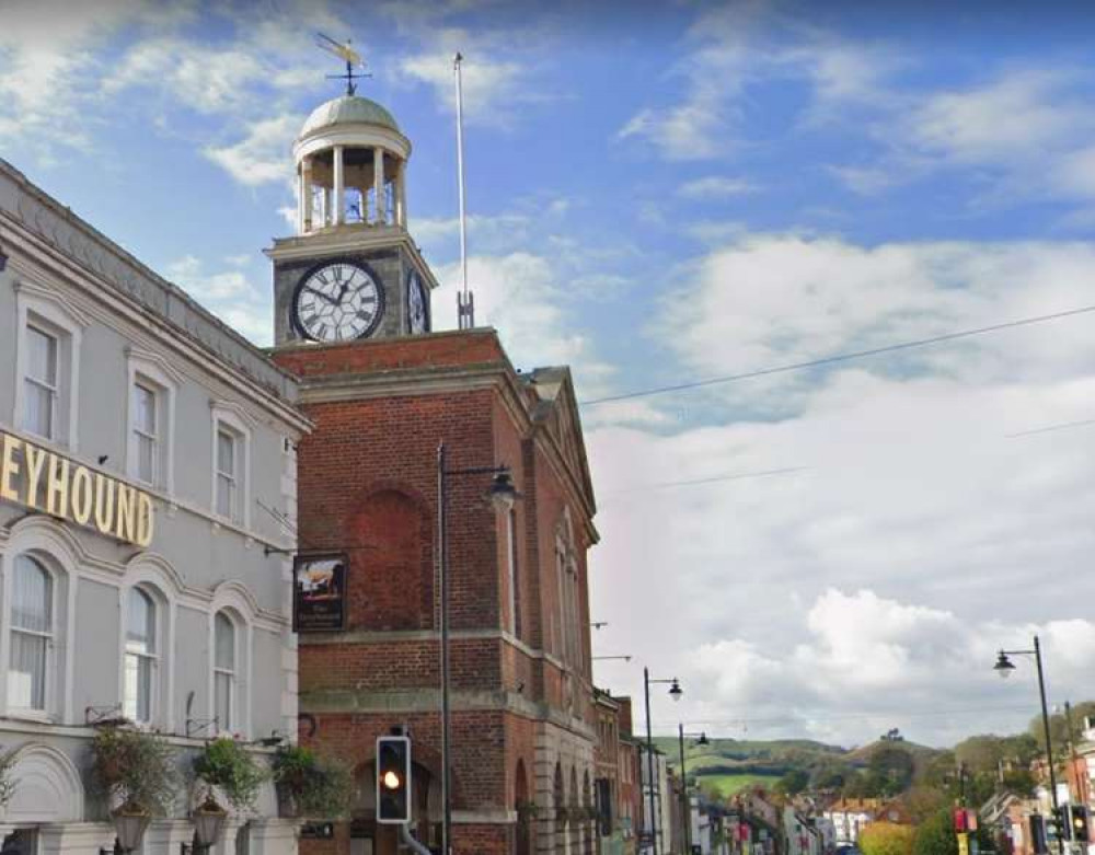 Bridport town hall clock to be lit in yellow and blue to show our support to the people of Ukraine