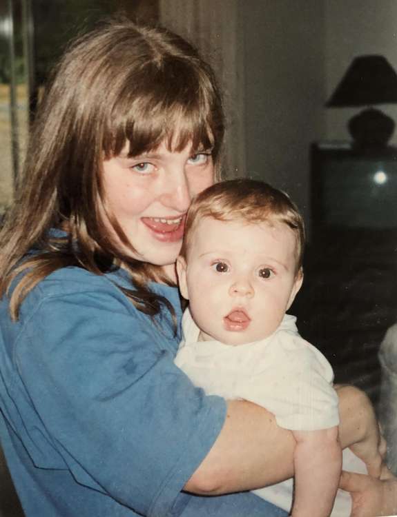 Michelle (left) and Kelly (right) 'were like sisters'. Here they are pictured in the late 90s. (Image - The Barton Family)