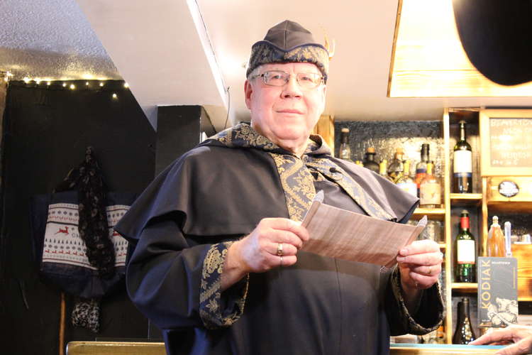 During the ceremony, the Ale Taster took an oath to serve and 'behave like a good and faithful minister'.