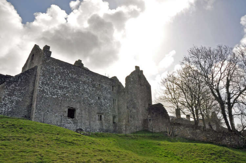 Old Beaupre Castle (Image: Wikimedia Commons)