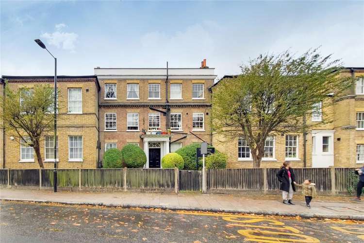 The property at Ealing Court Mansions has a guide price of £450,000 (Image: Leslie & Co)(Image: Leslie & Co)