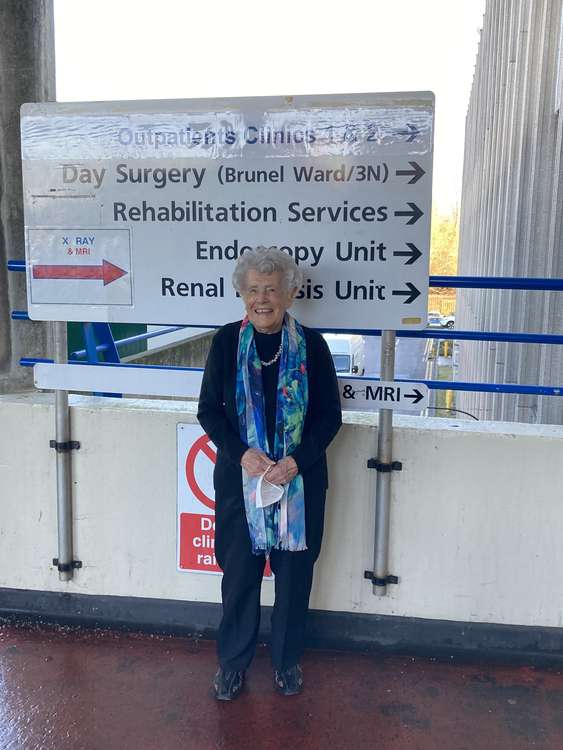 Beryl Carr, who turned 100 last week, making her the older NHS volunteer, pictured outside Ealing hospital where she works in the cafe. (Image: Lisa Haseldine)