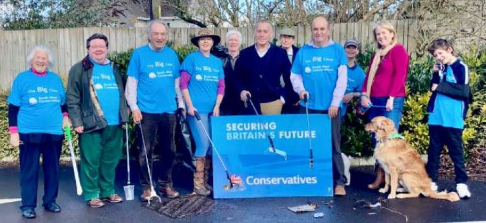 (L toR )Twink Bowater, Unitary Candidate Jonathan Munday, S&F Assocation Chairman Julian Stapleton, Unitary Candidate  Gemma Verdon, Robin Worrall, David Warburton MP, Howard Bentley-Merchant,   Cllr David Hall, Cllr Clare Paul, Harriet Warburton and Xavi