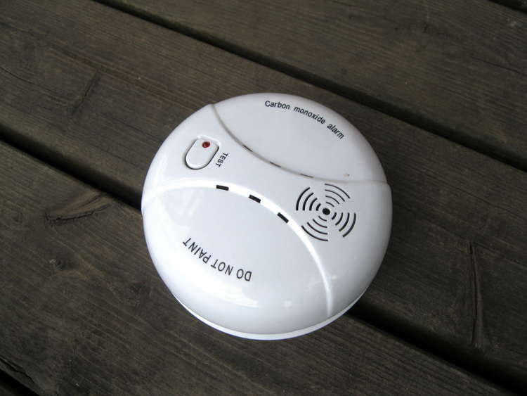 A carbon monoxide alarm (Photo: Santeri Viinamäki)