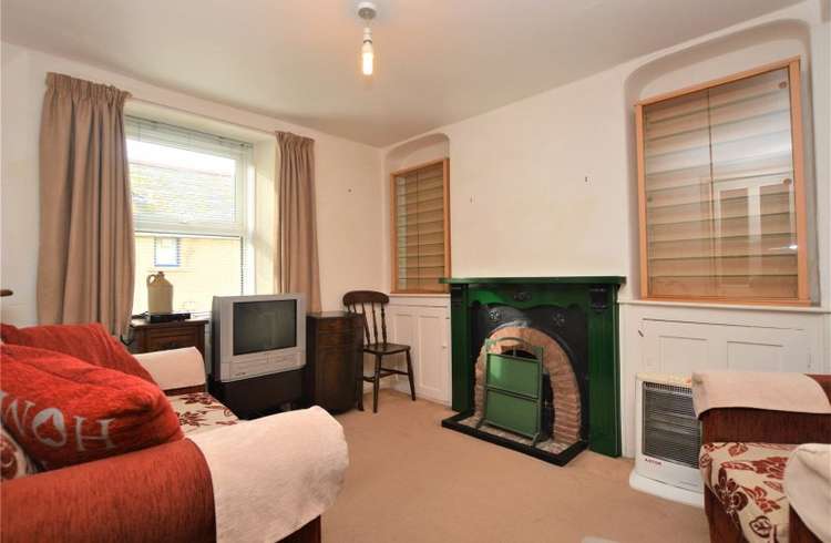 A fantastic opportunity to purchase this two bed property in Porthleven.