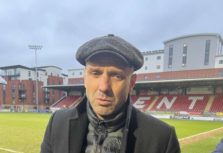 Stevenage boss Paul Tisdale speaking pitchside at Orient following Boro's 2-2 draw at Brisbane Road. CREDIT: @laythy29