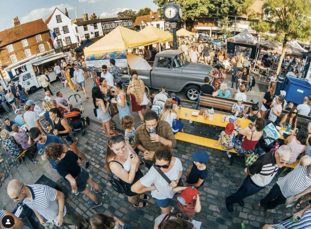 Hitchin Street Food Monthly set to return to Market Place. PICTURE: Happy punters at a previous Hitchin Street Food Monthly event in Market Place. CREDIT Hitchin Street Food Monthly