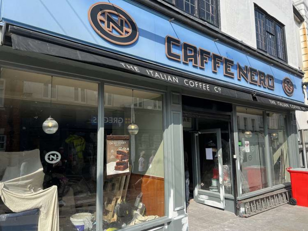 Hitchin: Town centre coffee shop Cafe Nero currently shut as revamp takes place. PICTURE: Cafe Nero on Hitchin High Street yards from the square is currently shut. CREDIT: @HitchinNubNews