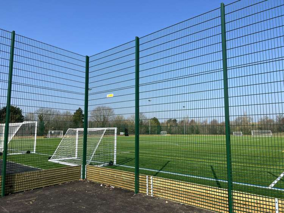 Hitchin MP Bim Afolami welcomes grassroots football funding to support Priory School as well as Holwell - after decades of underinvestment and sell-offs. PICTURE: The new 5G pitches at the Priory School. CREDIT: @laythy29