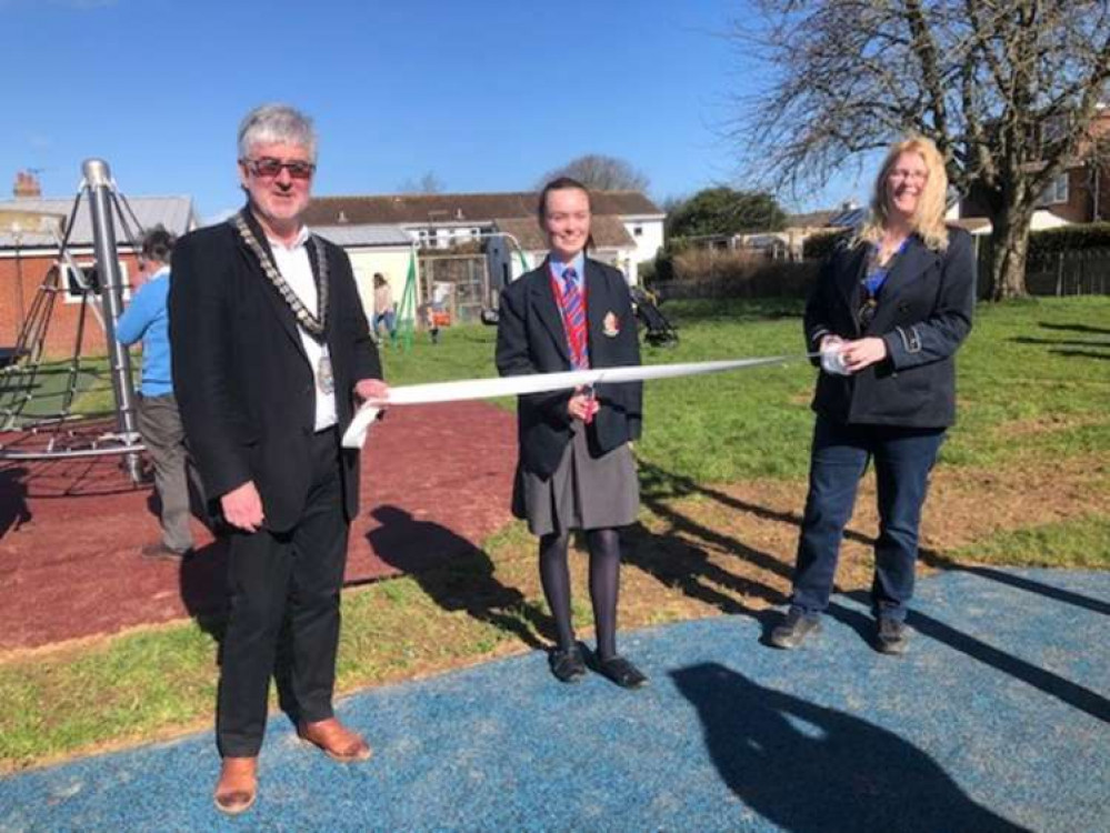 Cllr Ian Thomas and Cllr Vicky Johns with student Emiko L'Estrange. (Photo Credit: EDDC)