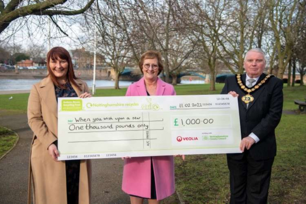 Veolia has donated £1000 to charity at the conclusion of their Reduce, Reuse, Recycle campaign. Photo courtesy of Nottinghamshire County Council.