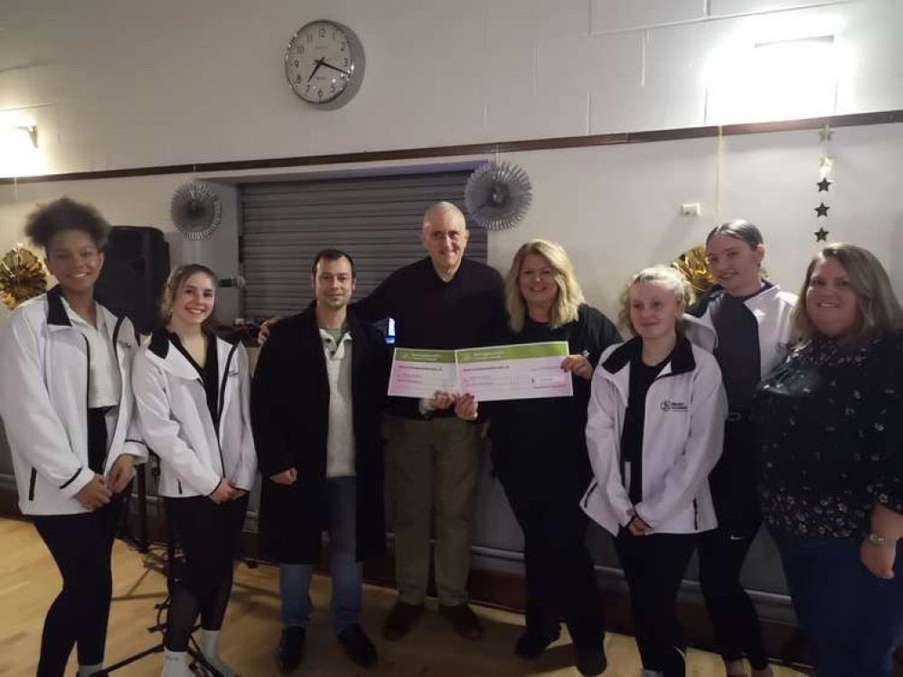 Councillors Lee Waters and Dave Shaw with Simone Witherden and students from the Believe Academy, Hucknall. Photo courtesy of Ashfield Independents.