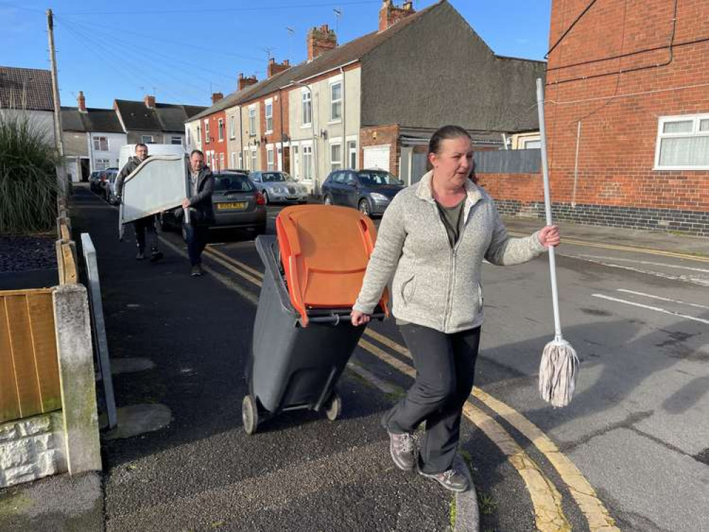 Pictured: Councillor Samantha Deakin helping out at the Flying Skips in Sutton. Photo courtesy of Ashfield District Council.