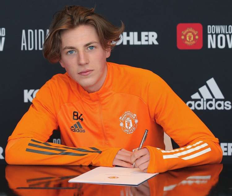 Charlie Savage, who was raised by his famous dad in Prestbury, is on the Manchester United bench against Swiss side Young Boys tonight. (Image - Manchester United)