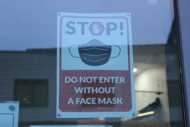 There will be 32 hours of no booking required vaccinations in Macclesfield before the new year. Please wear a mask when attending your appointment.