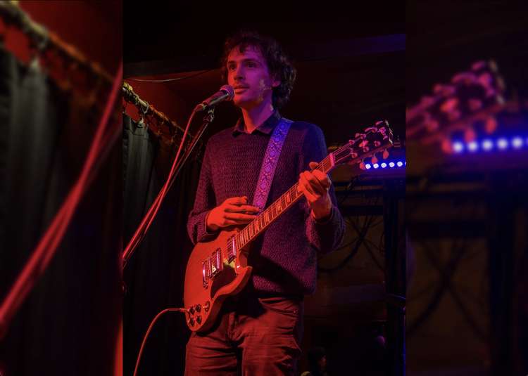 Ben Gorb pictured this month playing at the Night and Day Cafe in Manchester. (Image - Jane Barker / @janebarker1971)